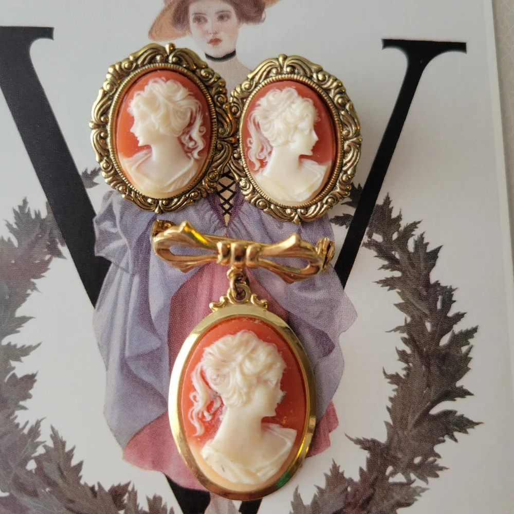 Elegant Cameo Demi Parue ~ Brooch & Pierced Earrings ~ Pretty! ~ Vintage Style